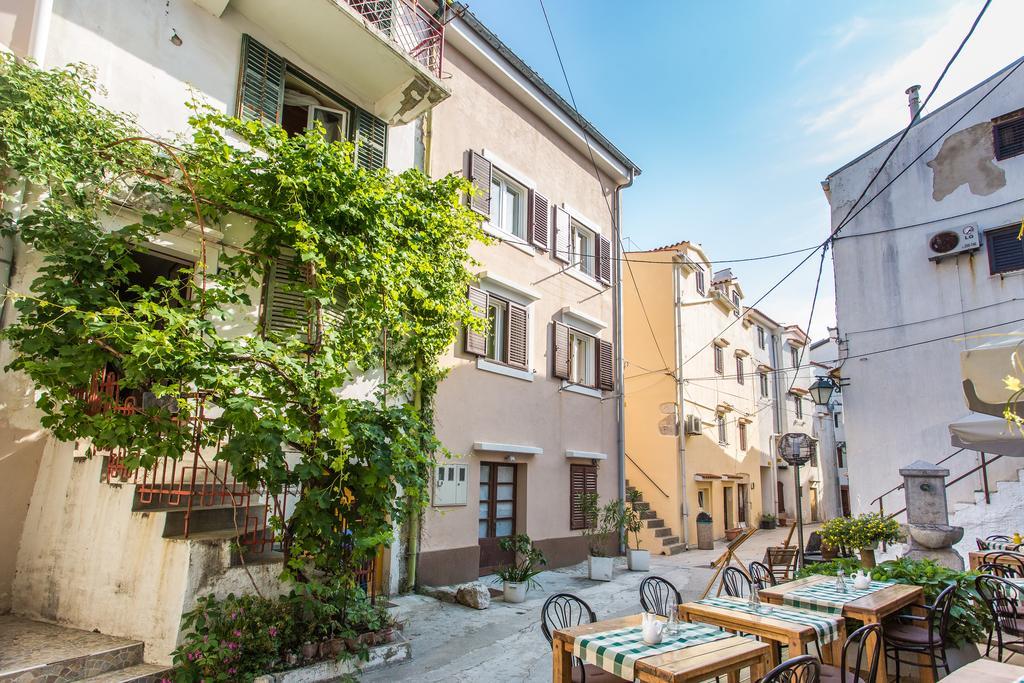 Apartments Sanja Baska  Bagian luar foto